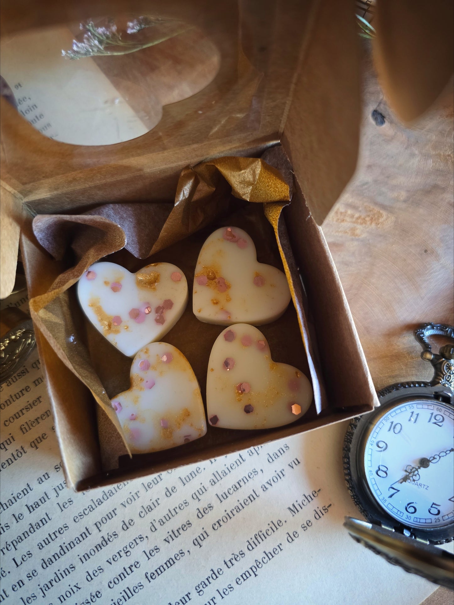 Box Grillon Deluxe (Adulte) Madame Augustine (PRÉ-COMMANDE)