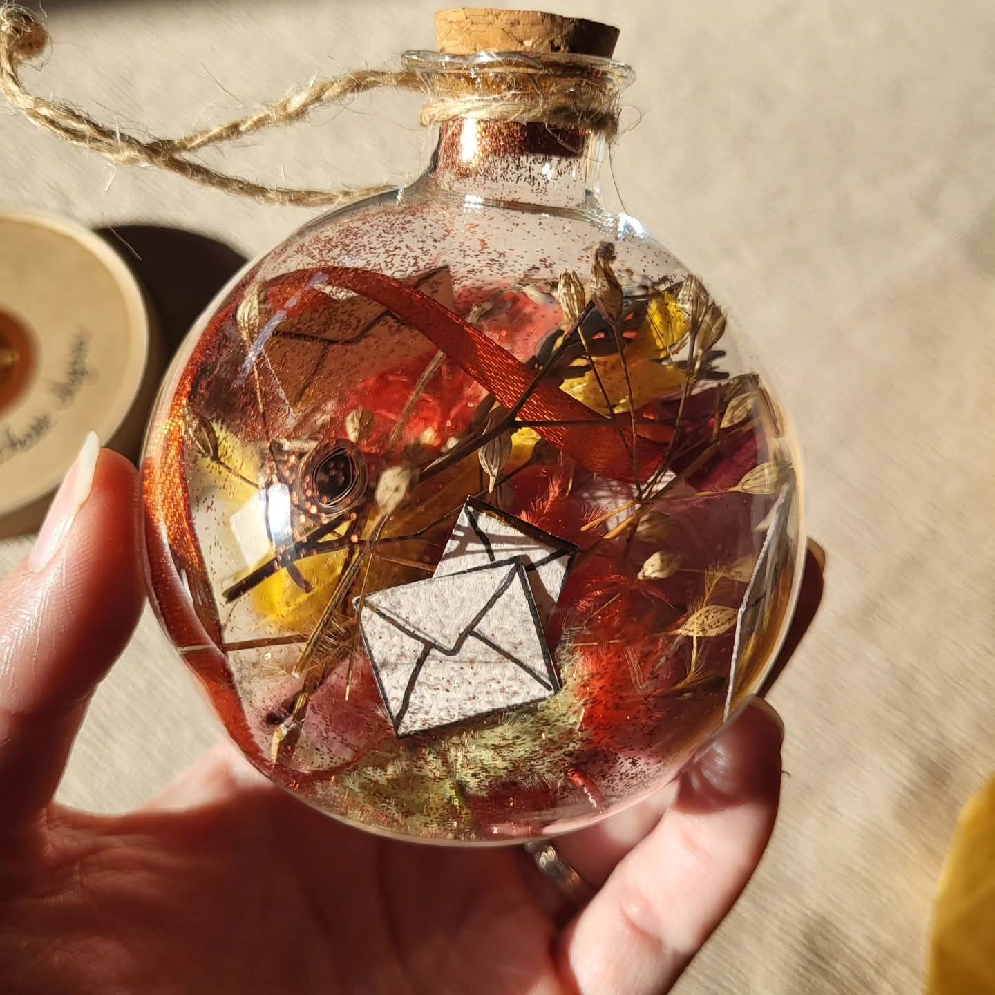 Boule de noël "Brisby et les Chasse-chagrin"