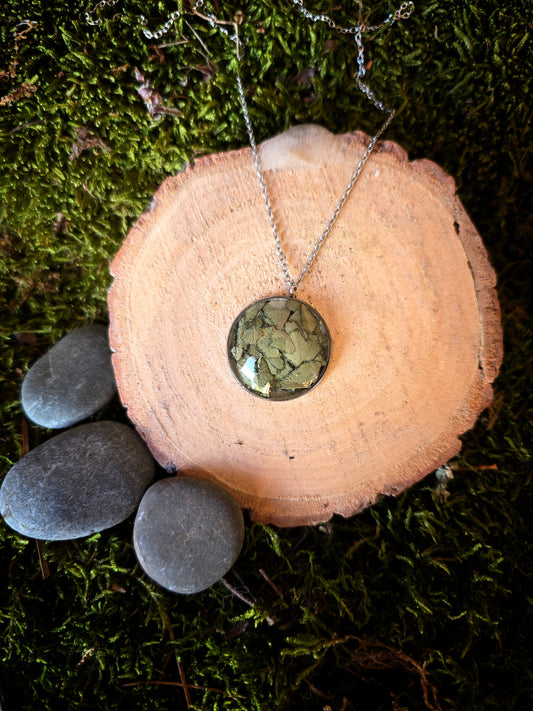 Médaillon sautoir eucalyptus