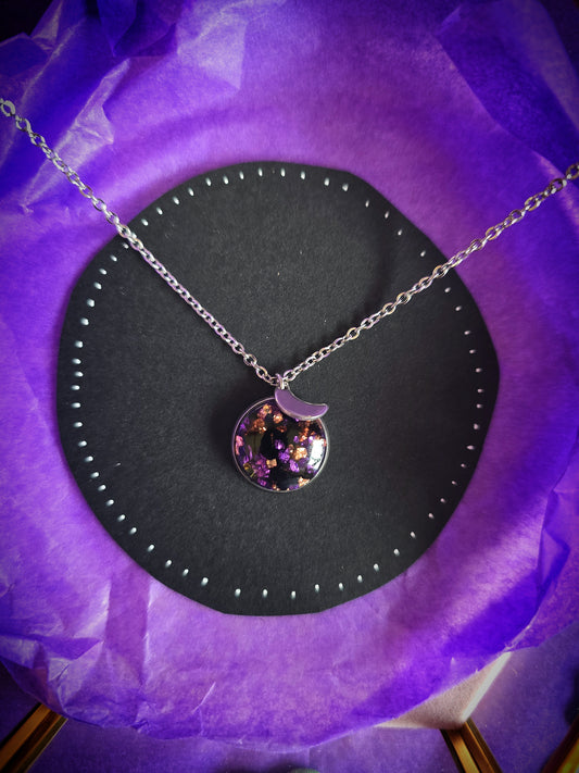 Collier lune Grillus Pocus