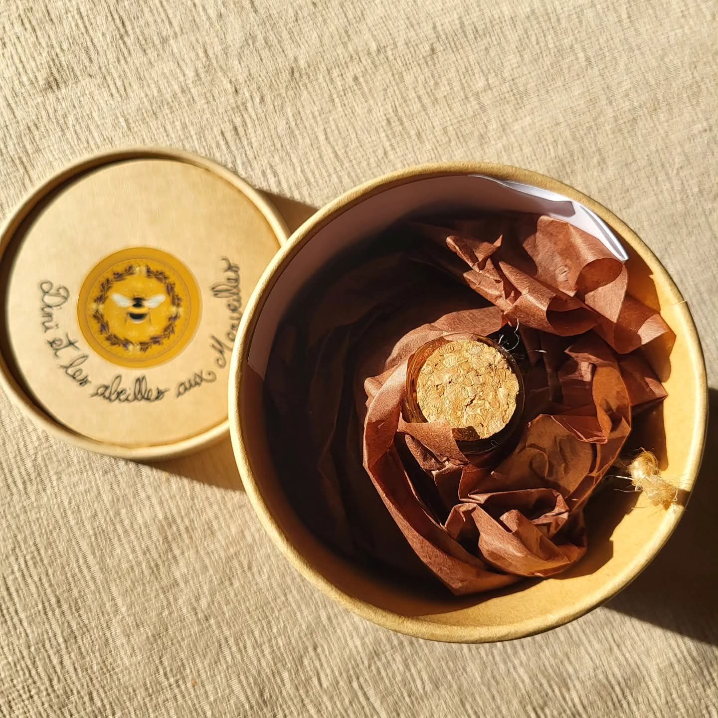 Boule de noël "Dinï et les Abeilles aux merveilles"