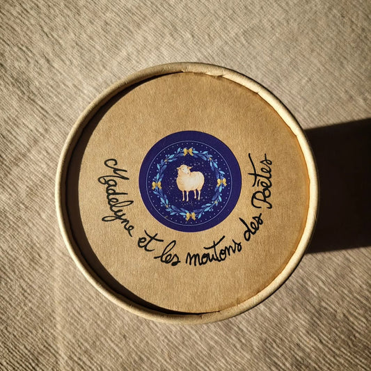 Boule de noël "Madelyne & les Moutons des poètes"