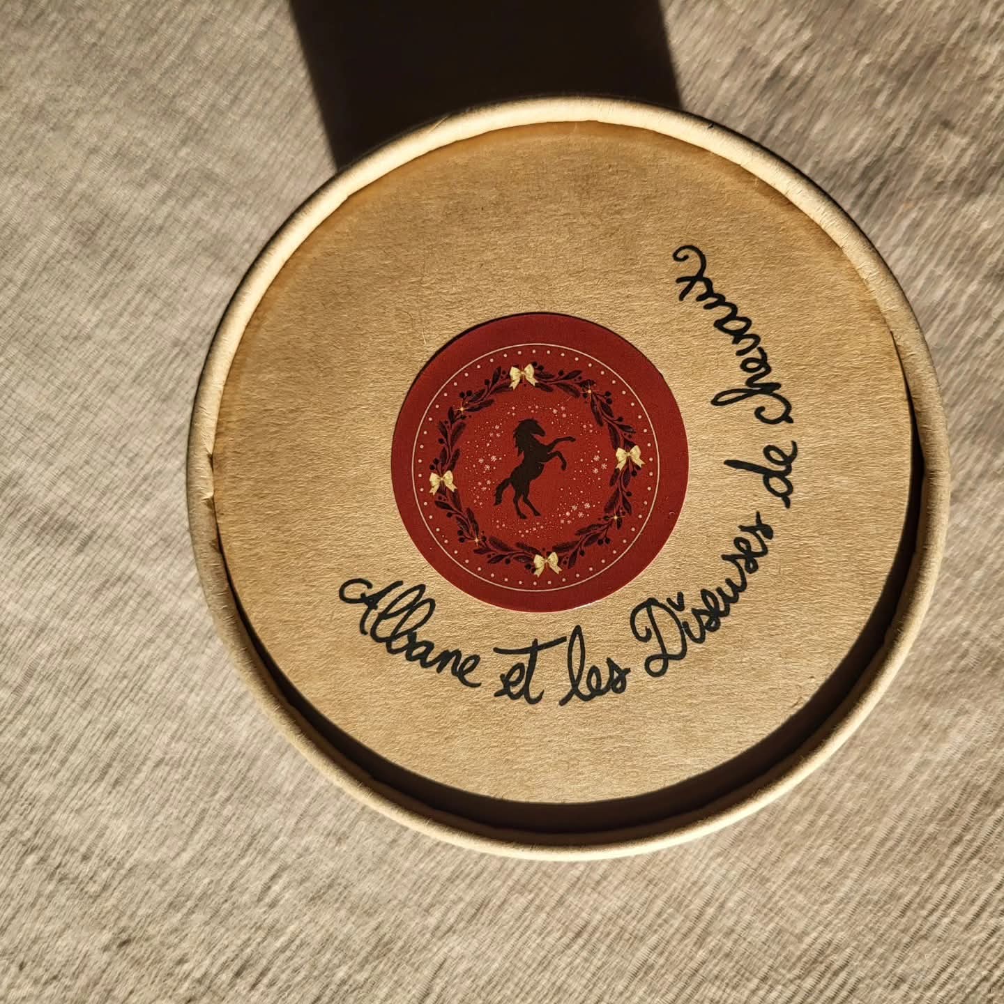 Boule de noël "Albane et les Diseuses de chevaux"