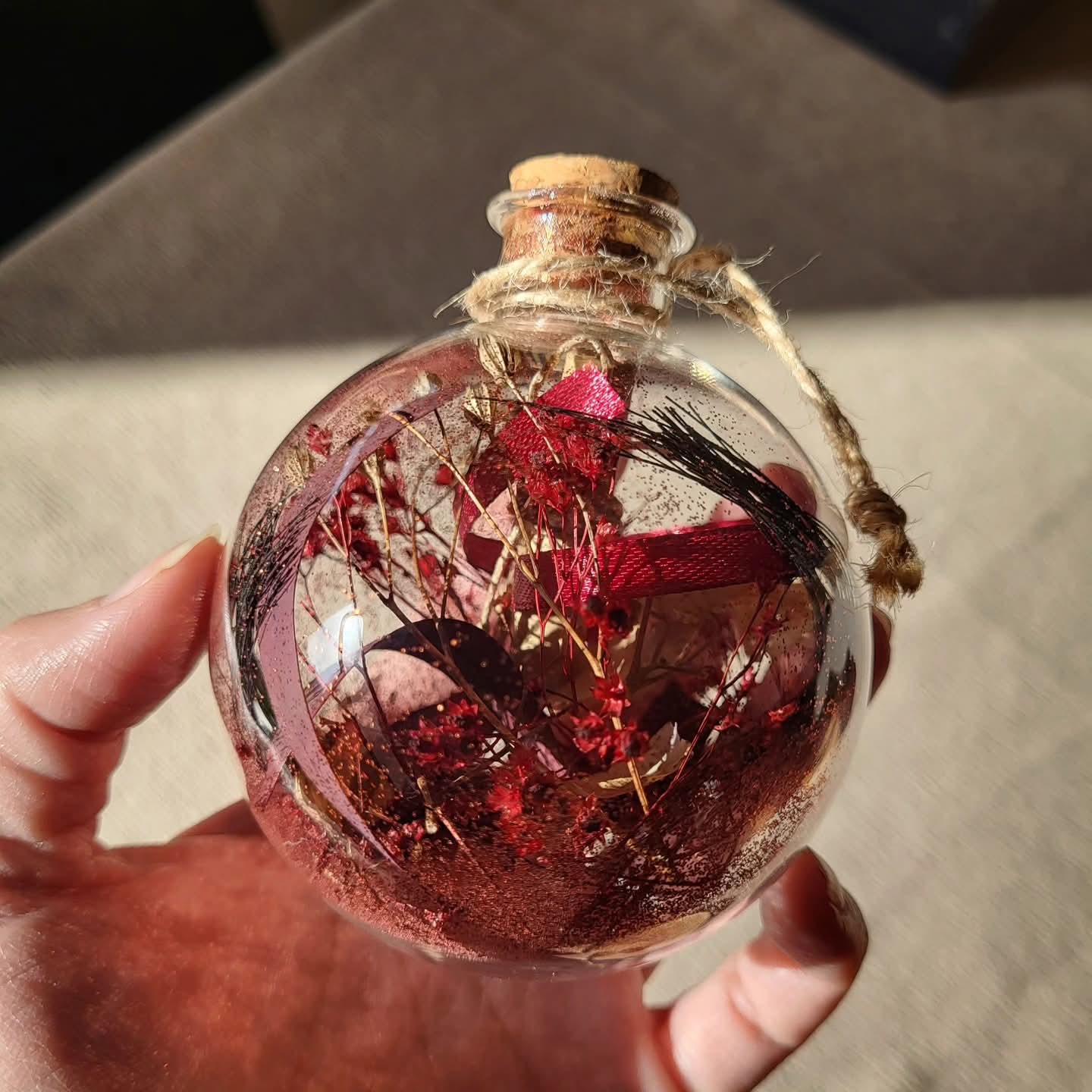 Boule de noël "Albane et les Diseuses de chevaux"