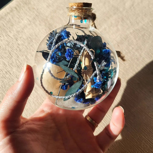 Boule de noël "Madelyne & les Moutons des poètes"